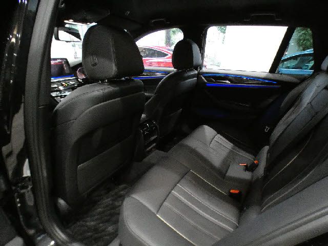 BMW BMW 5series TOURING 2022