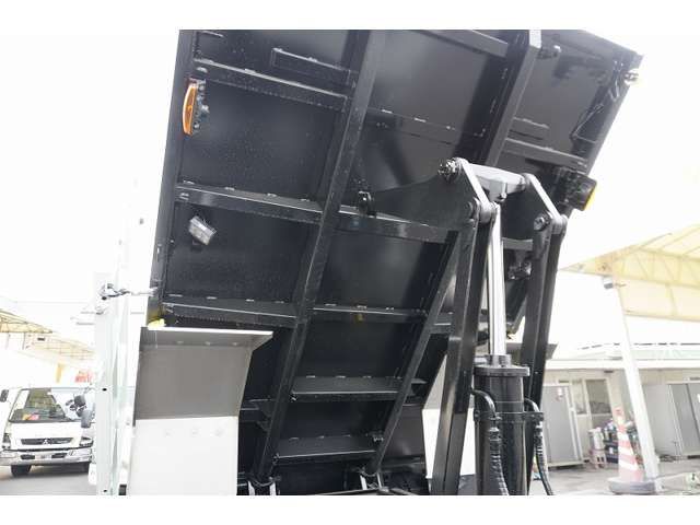 MITSUBISHI FUSOU FIGHTER 2024