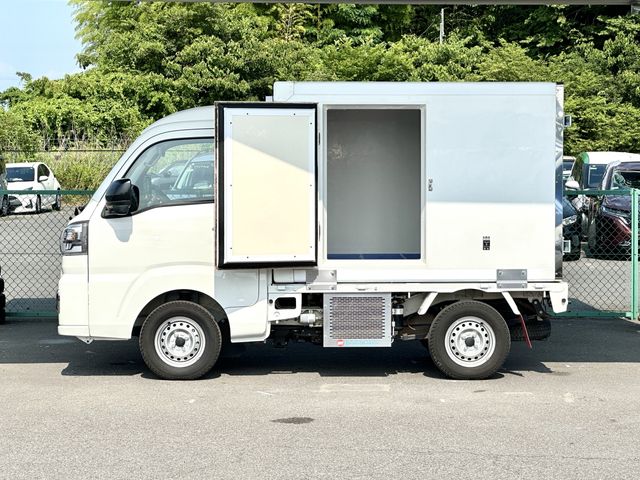 DAIHATSU HIJET truck 2023