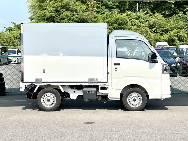 DAIHATSU HIJET truck 2023
