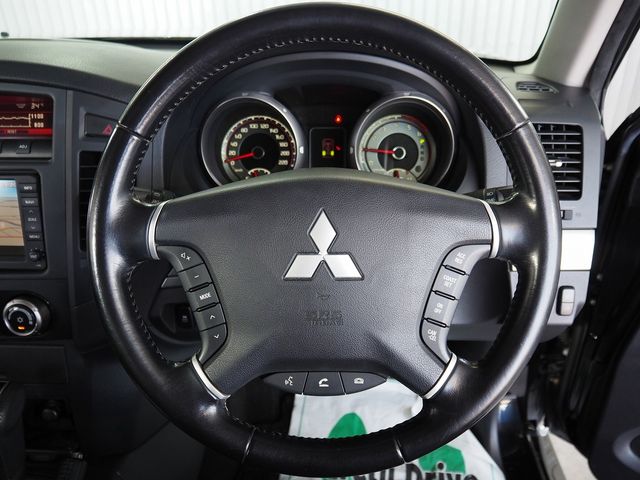 MITSUBISHI PAJERO wagon 2011