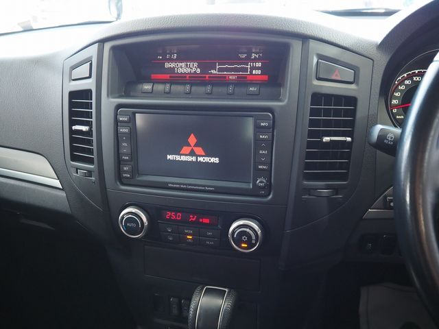 MITSUBISHI PAJERO wagon 2011