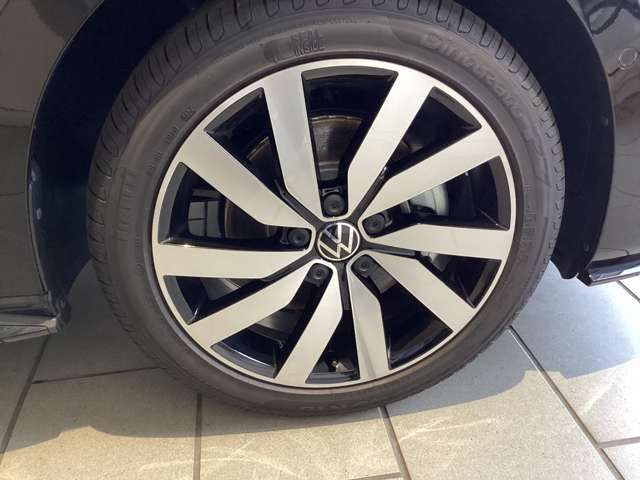 VOLKSWAGEN VOLKSWAGEN GOLF TOURAN 2025