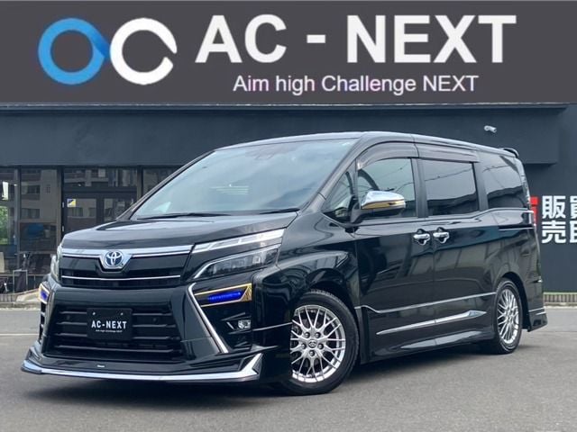 TOYOTA VOXY HYBRID 2020