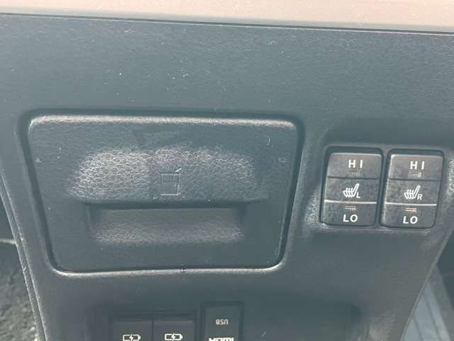 TOYOTA VOXY HYBRID 2020