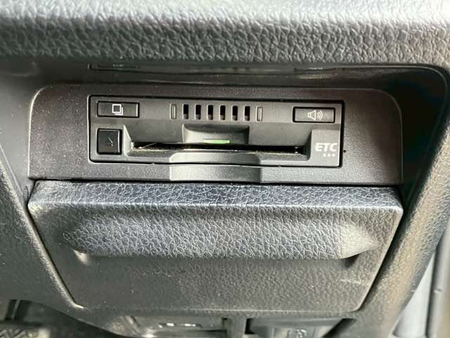 TOYOTA VOXY HYBRID 2020