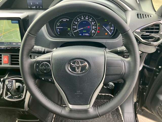 TOYOTA VOXY HYBRID 2020