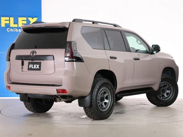 TOYOTA LANDCRUISER PRADO 2018