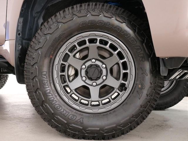 TOYOTA LANDCRUISER PRADO 2018