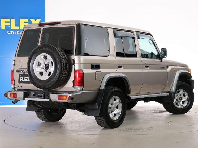 TOYOTA LANDCRUISER van 2015