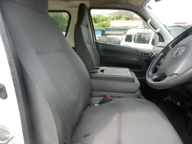 TOYOTA HIACE van 4WD 2013