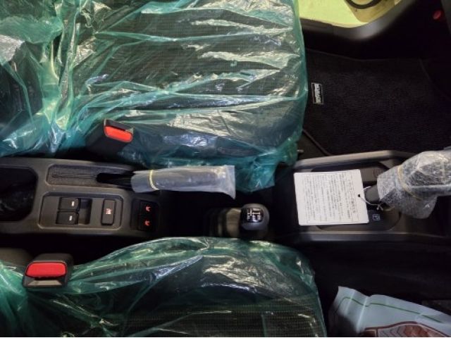 SUZUKI JIMNY NOMADE 2025