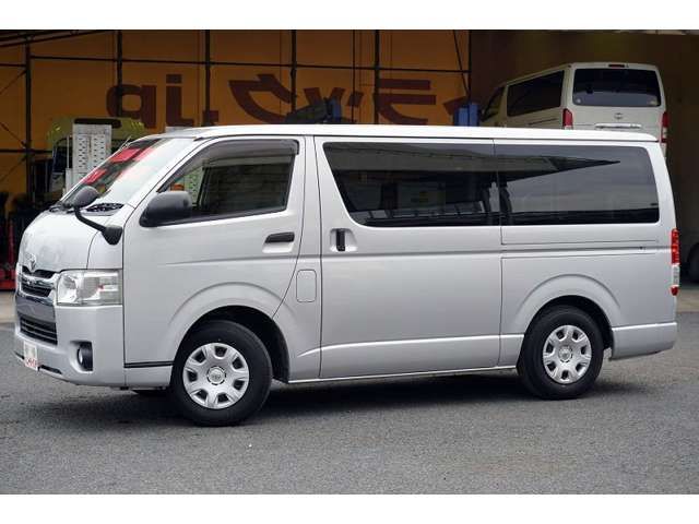 TOYOTA HIACE van 2WD 2017