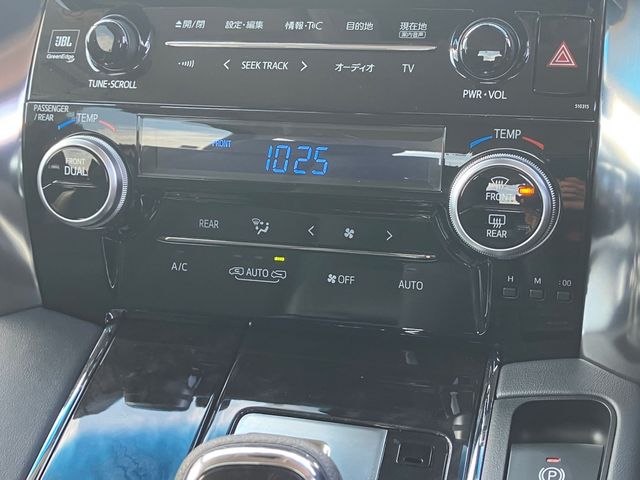 TOYOTA VELLFIRE 4WD 2018