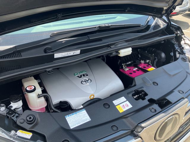 TOYOTA VELLFIRE 4WD 2018