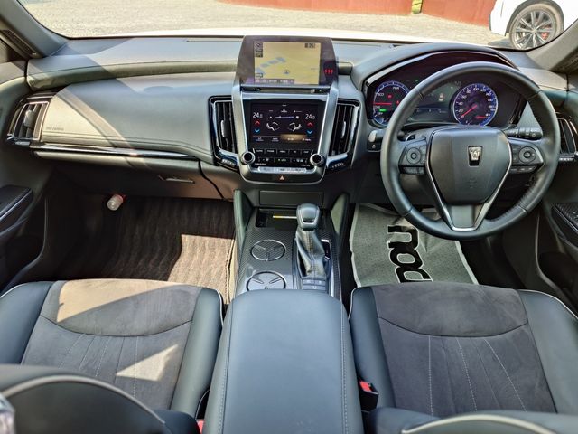 TOYOTA CROWN sedan hybrid 2019