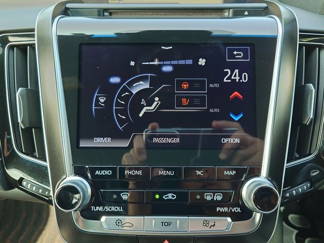 TOYOTA CROWN sedan hybrid 2019