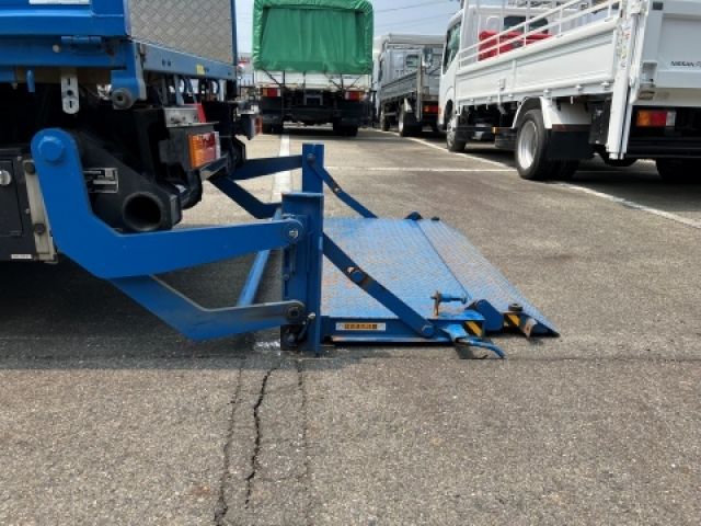 MITSUBISHI CANTER 2021