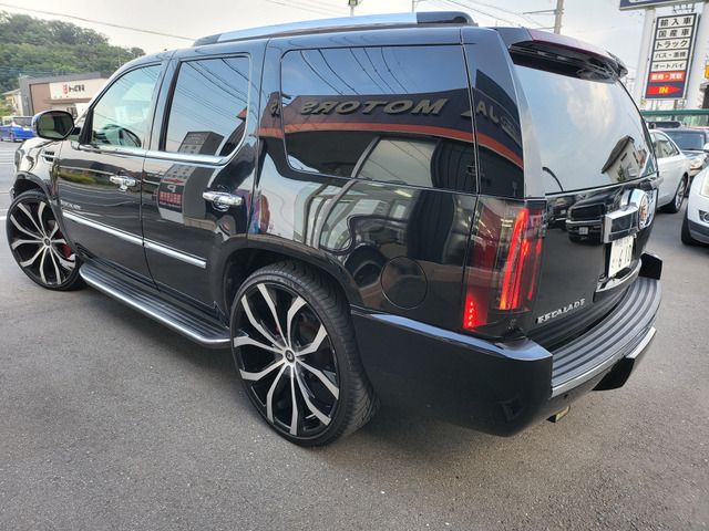 CADILLAC CADILLAC ESCALADE 2010