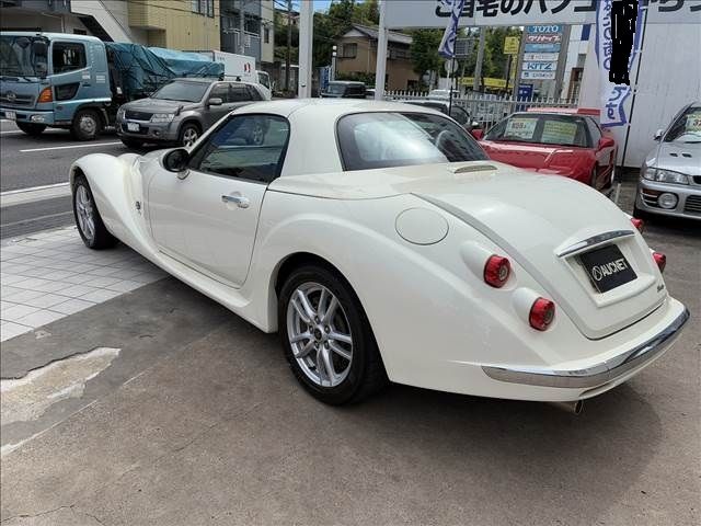 MITSUOKA Himiko 2009