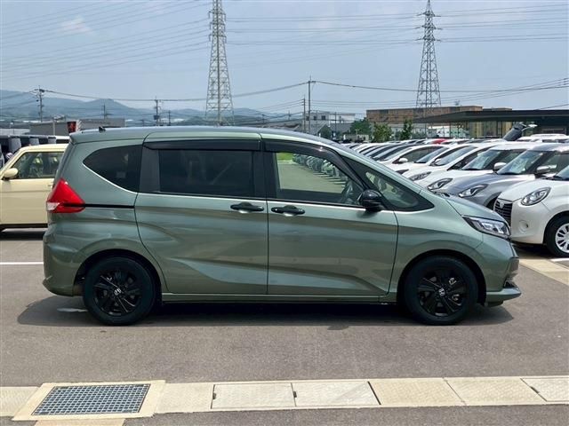 HONDA FREED HYBRID 2022