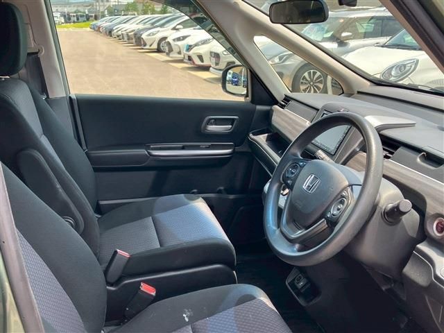 HONDA FREED HYBRID 2022