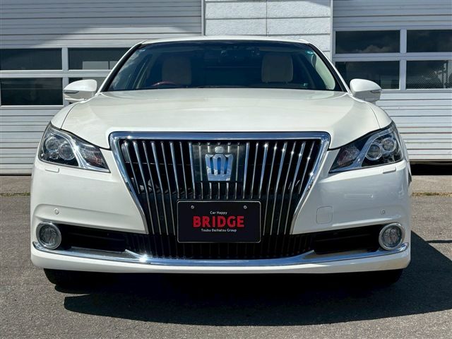 TOYOTA CROWN MAJESTA HYBRID 4WD 2015