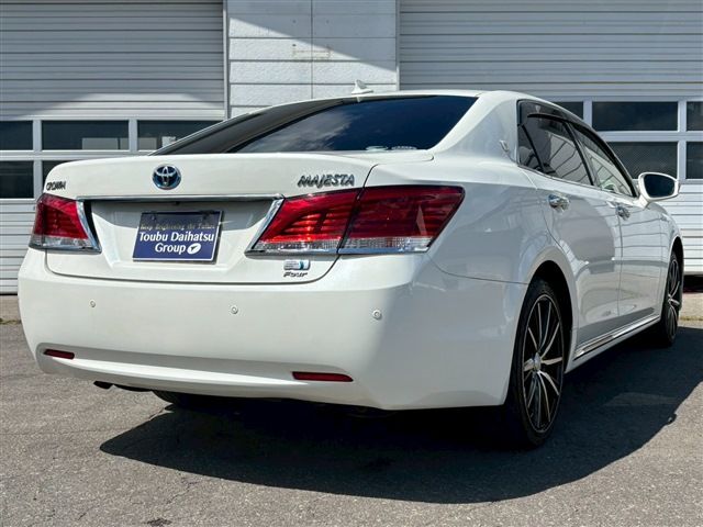 TOYOTA CROWN MAJESTA HYBRID 4WD 2015