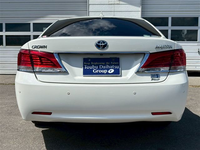 TOYOTA CROWN MAJESTA HYBRID 4WD 2015
