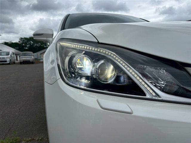 TOYOTA CROWN MAJESTA HYBRID 4WD 2015