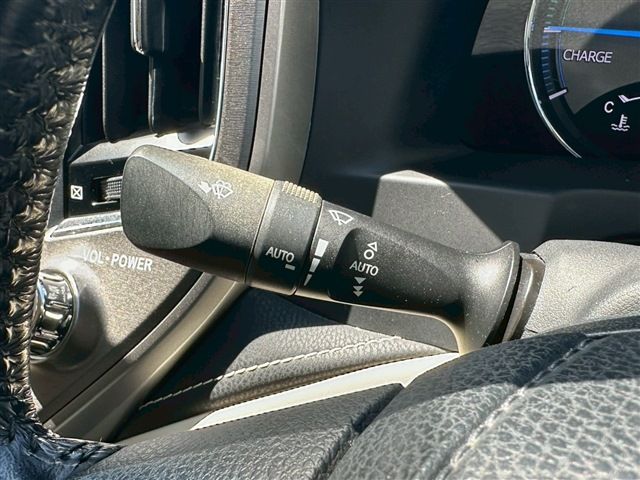 TOYOTA CROWN MAJESTA HYBRID 4WD 2015