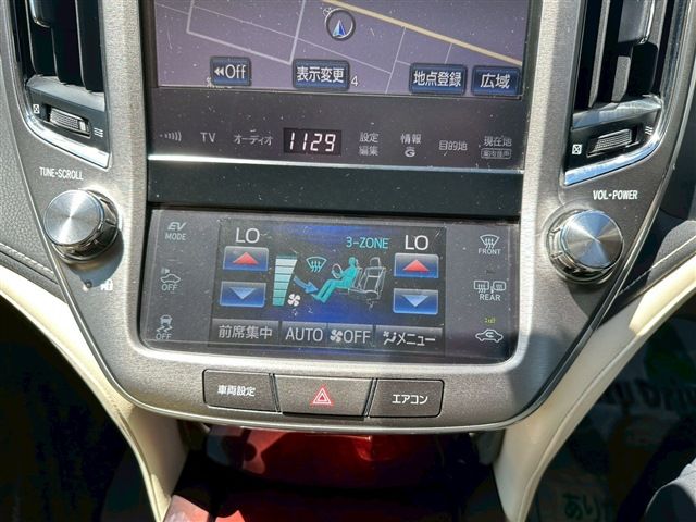 TOYOTA CROWN MAJESTA HYBRID 4WD 2015