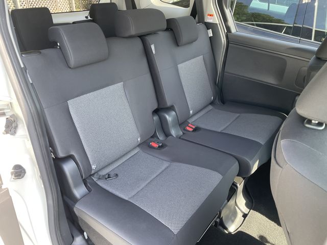 TOYOTA SIENTA HYBRID 2023