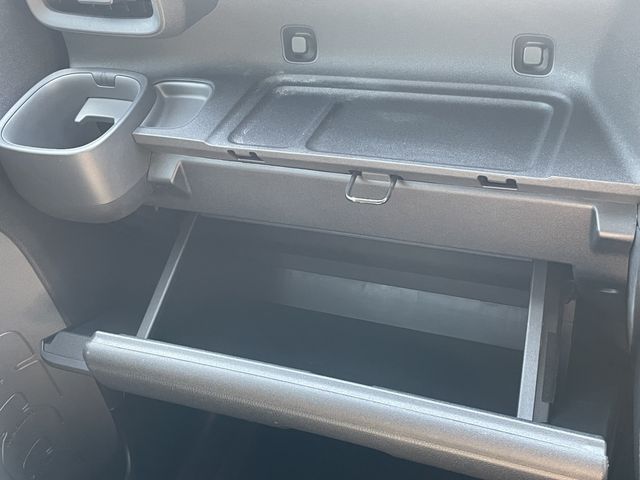 TOYOTA SIENTA HYBRID 2023