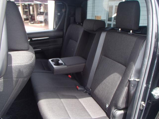 TOYOTA HILUX 4WD 2019