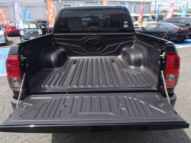 TOYOTA HILUX 4WD 2019