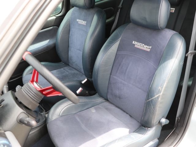 RENAULT RENAULT LUTECIA 2001