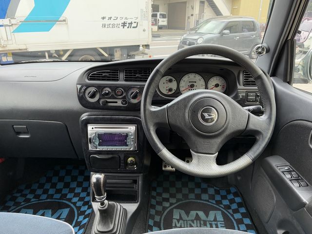 DAIHATSU MIRA GINO 4WD 2002