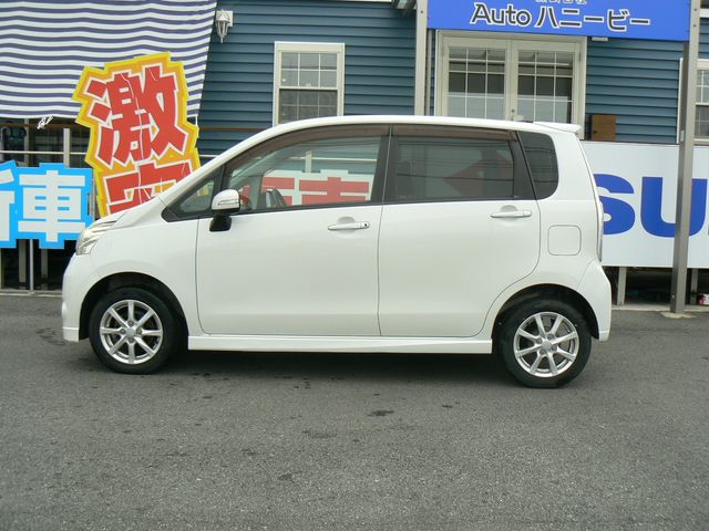 DAIHATSU MOVE CUSTOM 2011