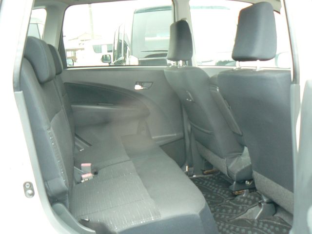 DAIHATSU MOVE CUSTOM 2011