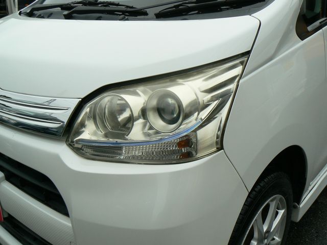 DAIHATSU MOVE CUSTOM 2011