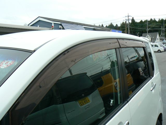 DAIHATSU MOVE CUSTOM 2011