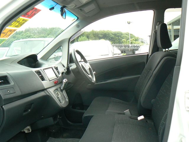 DAIHATSU MOVE CUSTOM 2011