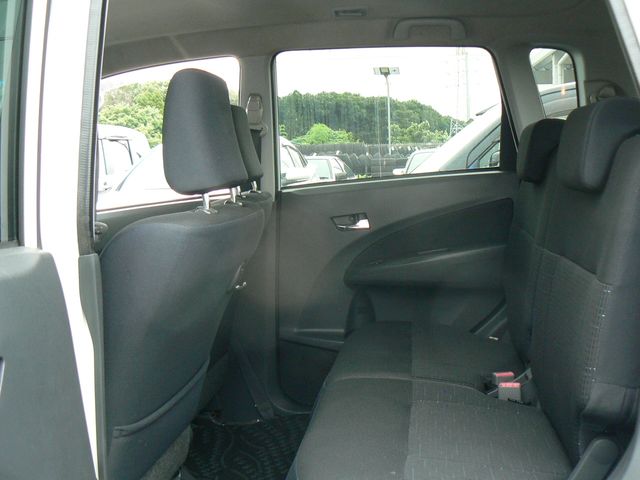 DAIHATSU MOVE CUSTOM 2011