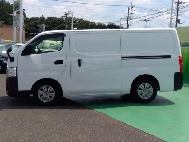NISSAN NV350 CARAVAN 2017