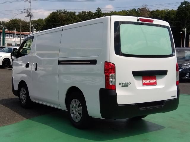 NISSAN NV350 CARAVAN 2017