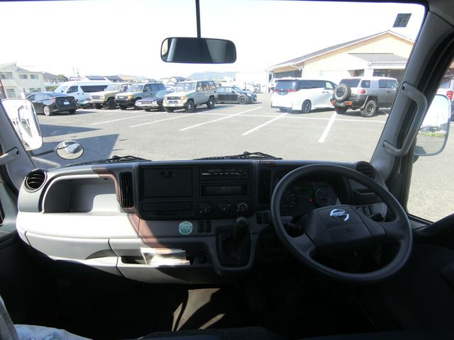 NISSAN NT450???? 2015