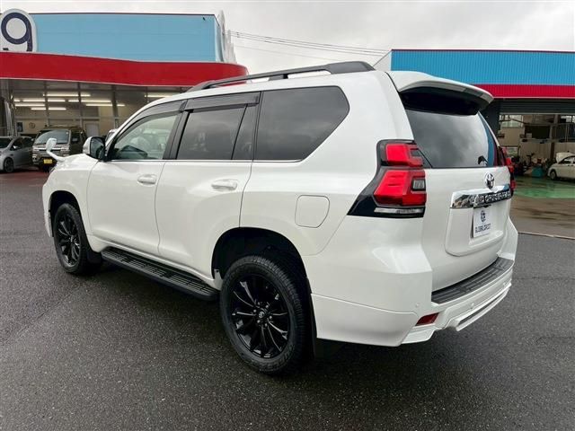 TOYOTA LANDCRUISER PRADO 2022