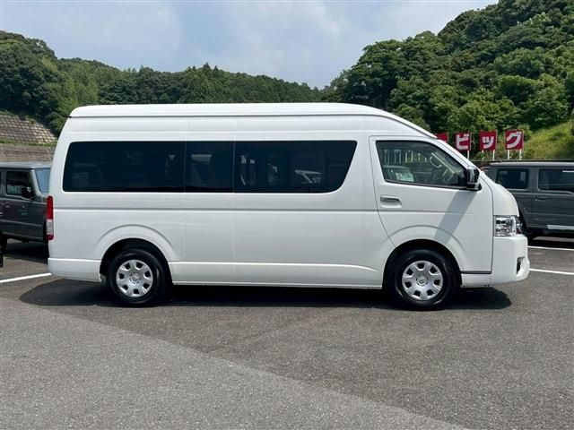 TOYOTA HIACE wagon 2025