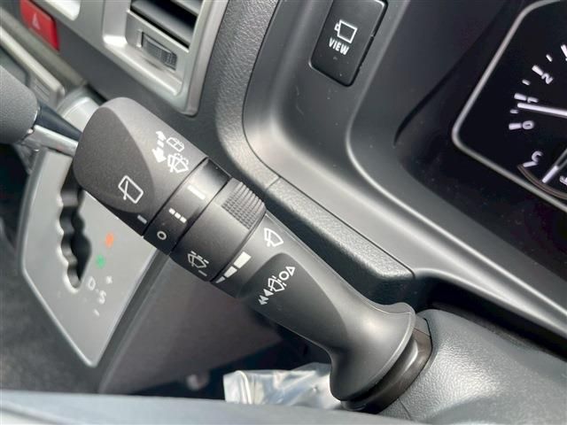 TOYOTA HIACE wagon 2025